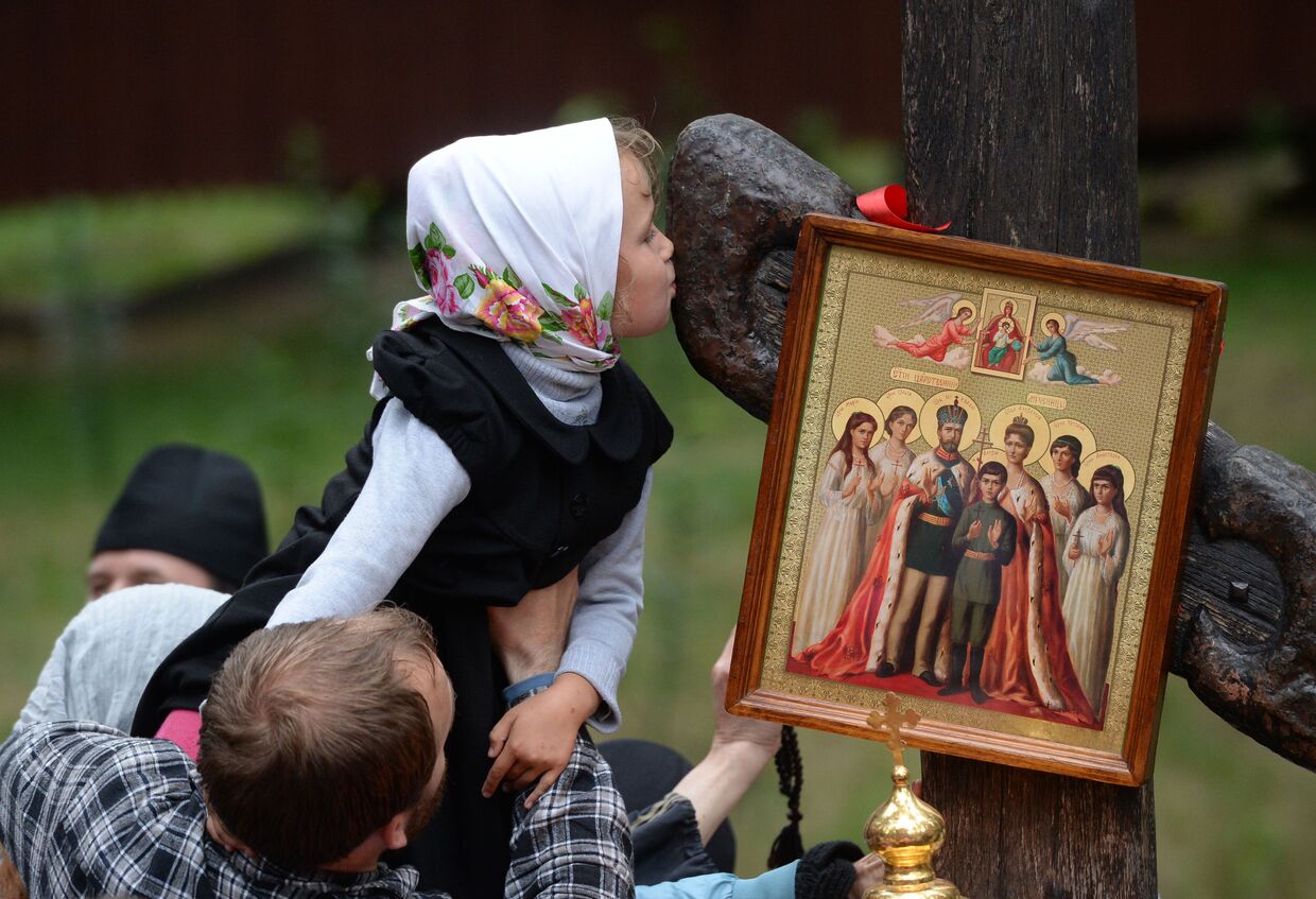 Крестный ход, посвященный годовщине расстрела царской семьи в Екатеринбурге