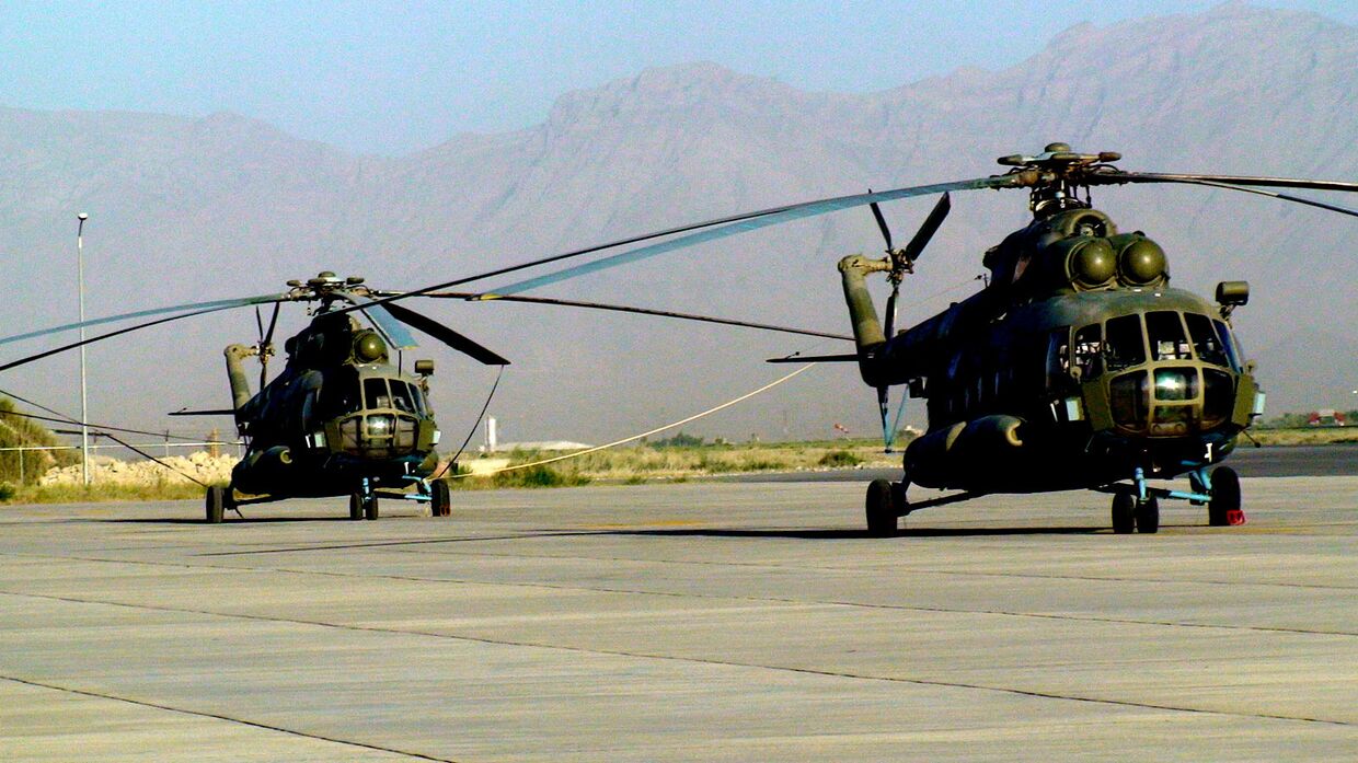 Вертолетный парк ВВс Афганистана . Вертолеты Ми-17 российского производства