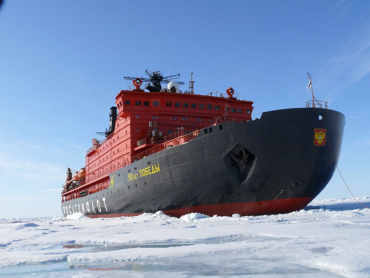 Круиз на Северный полюс на атомоходе 50 лет Победы