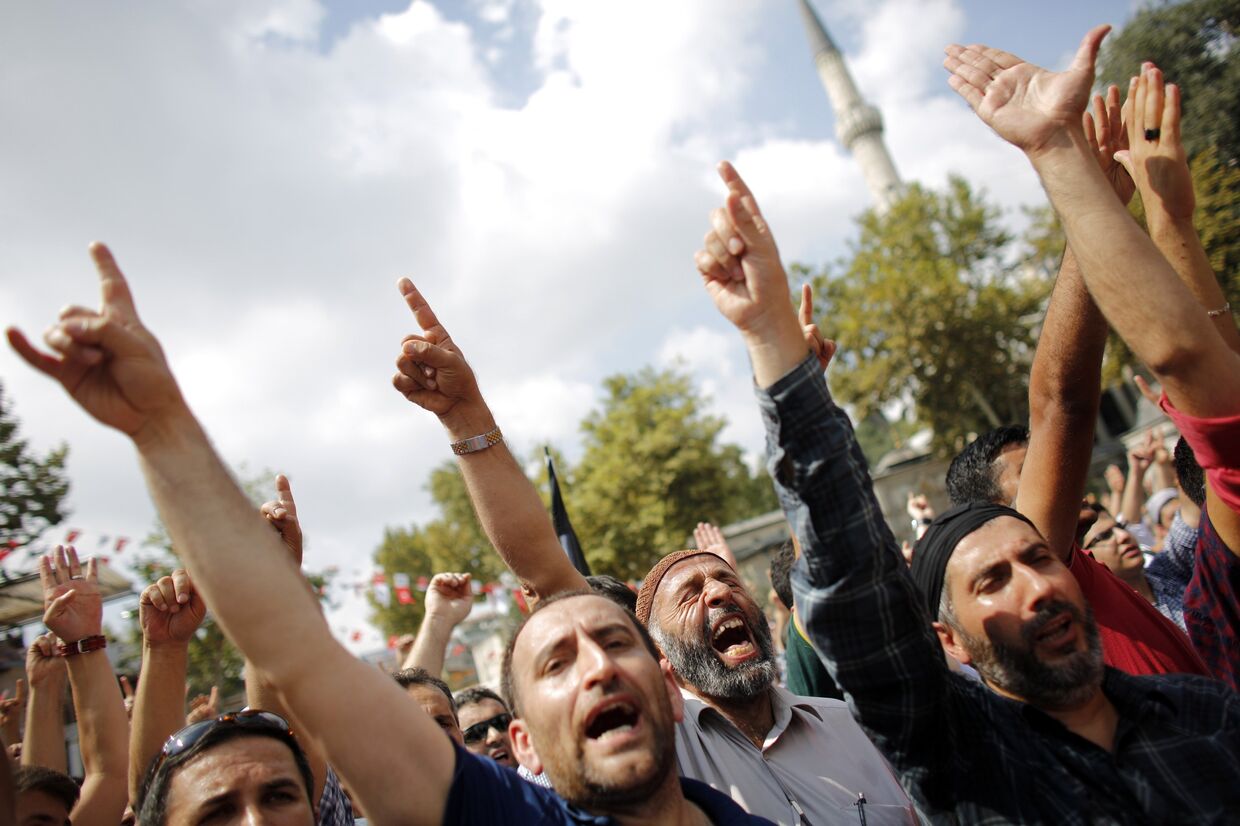 Сторонники Мухаммеда Мурси в Стамбуле