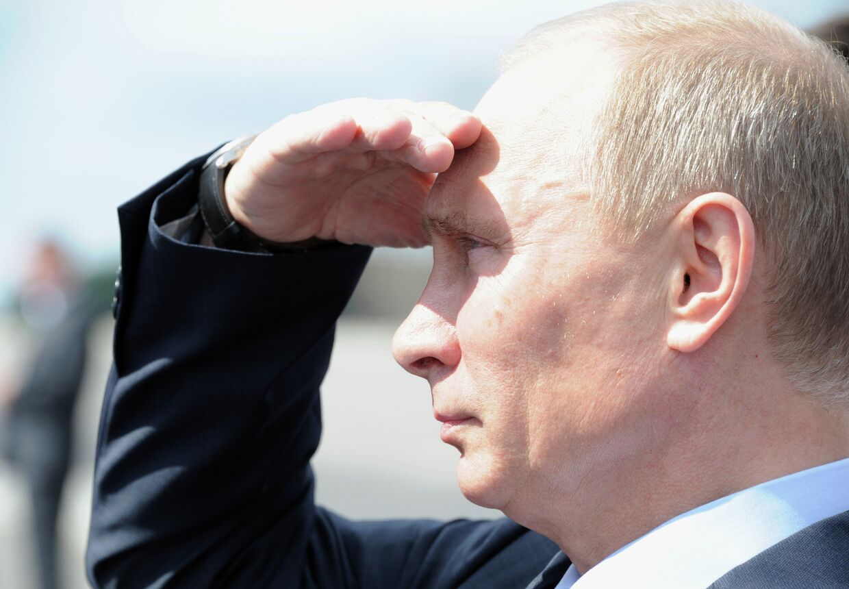 В.Путин осмотрел строящуюся трассу в Подмосковье