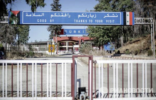 Вид на здание турецкого контрольно-пропускного пункта на границе с Сирией
