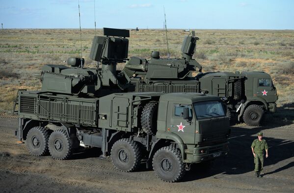 Самоходный зенитный ракетно-пушечный комплекс наземного базирования Панцирь-С1