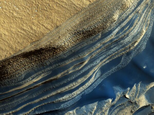 Отложения горных пород на северном полюсе Марса