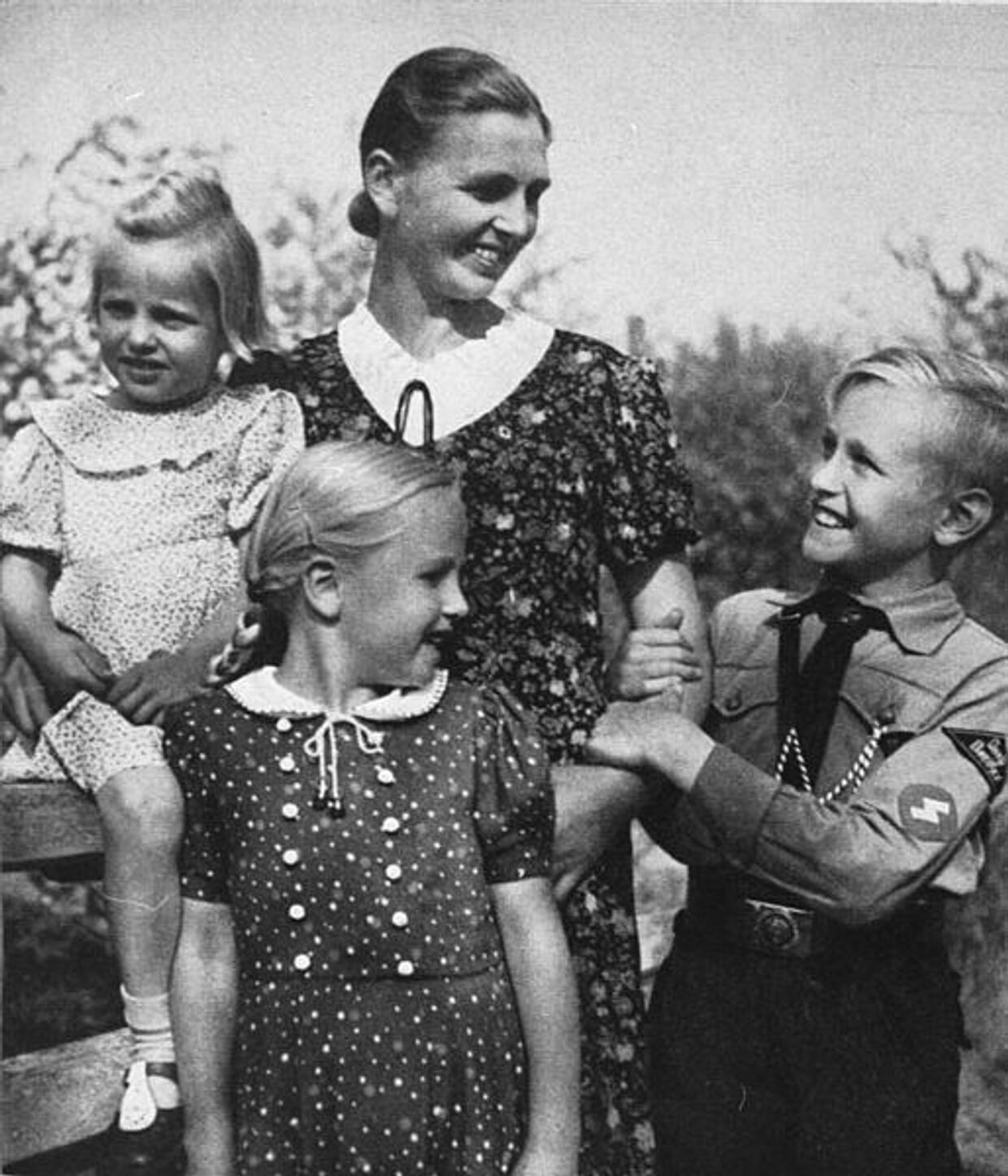 Мать с детьми, нацистская Германия