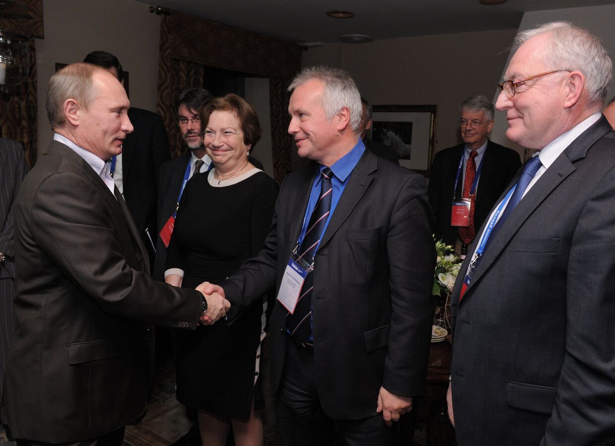 В. Путин встретился с членами дискуссионного клуба Валдай