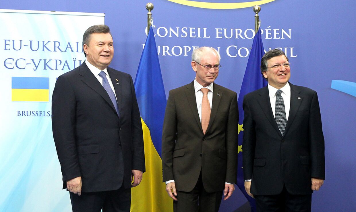 Виктор Янукович, Херман Ван Ромпёй и Жозе Мануэл Баррозу