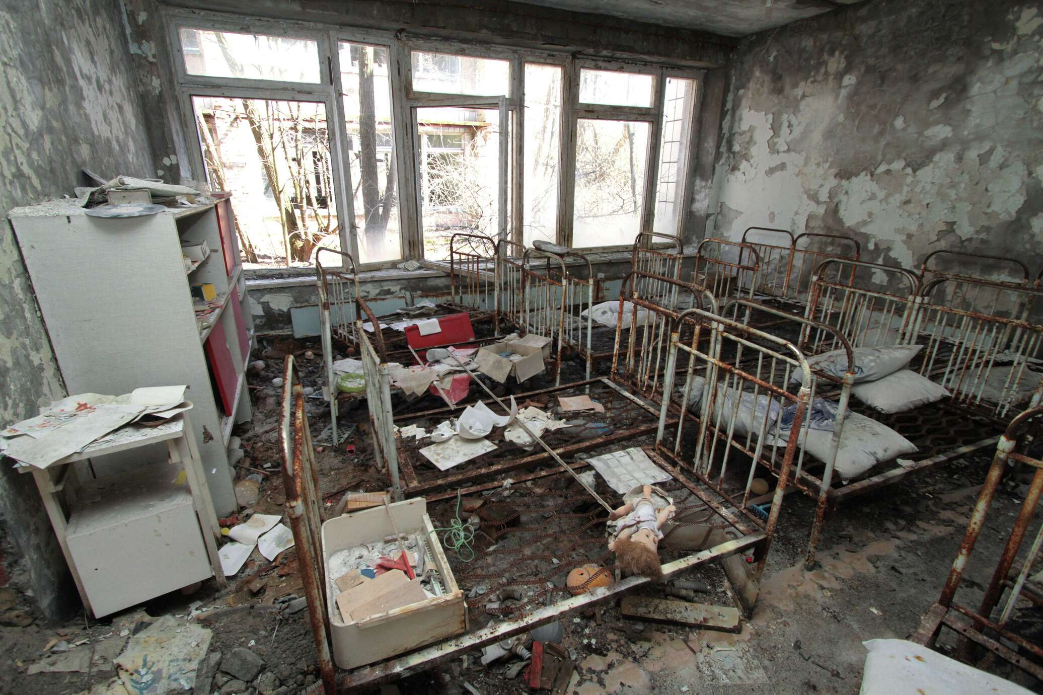 Чернобыль что случилось на самом. Зона отчуждения Чернобыльской АЭС 1986. Чернобыль Припять 1986. Припять после взрыва на Чернобыльской АЭС. Город Припять 1986 после аварии на ЧАЭС.