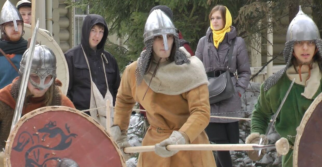 Участники реконструкции средневекового турнира в Санкт-Петербурге