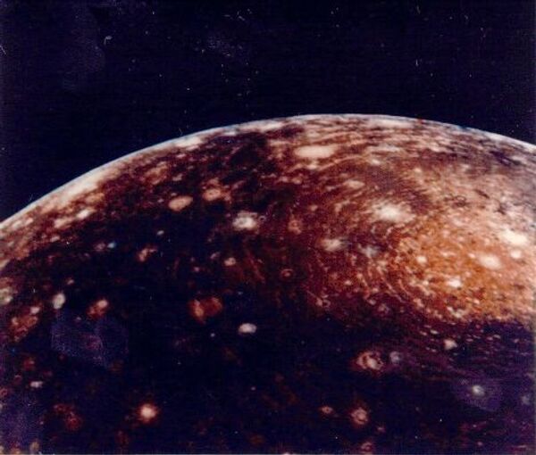 Фотография спутника Юпитера Каллисто, сделанная «Вояджером-1»