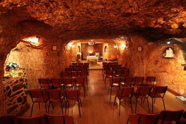 Подземная церковь в городе Кубер-Педи, Южная Австралия