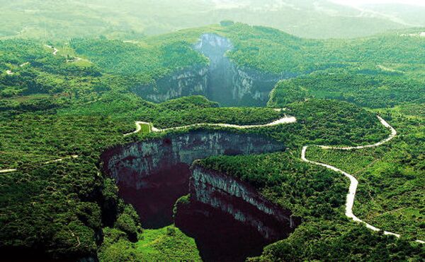 Комплекс «Три природных моста» в китайском округе Чунцин