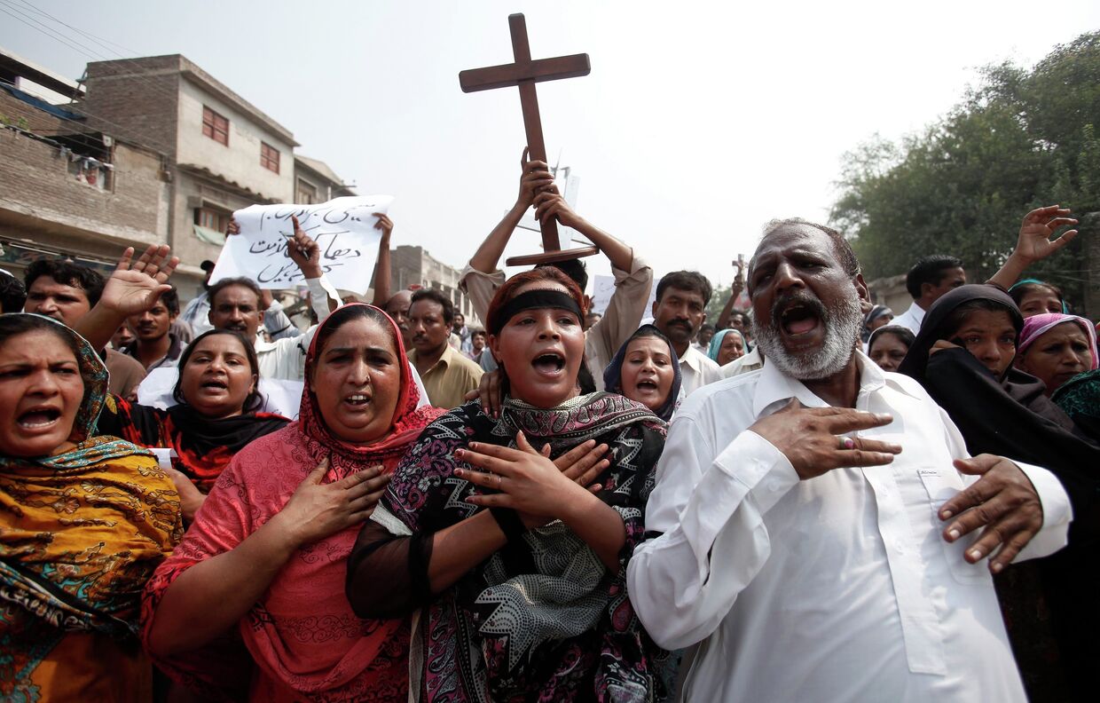 Члены христианской общины Пакистана на акции протеста