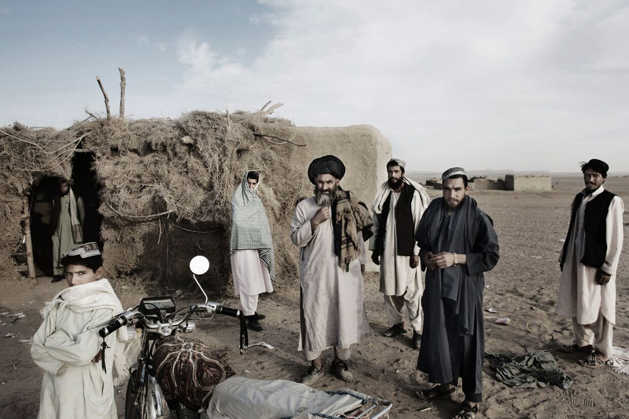 Фотография из серии Афганистан. Жители поселения Балуч. Провинция Гильменд. Афганистан. 2009