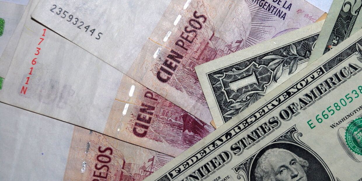 Власти Аргентины ввели налог на покупку гражданами иностранной валюты