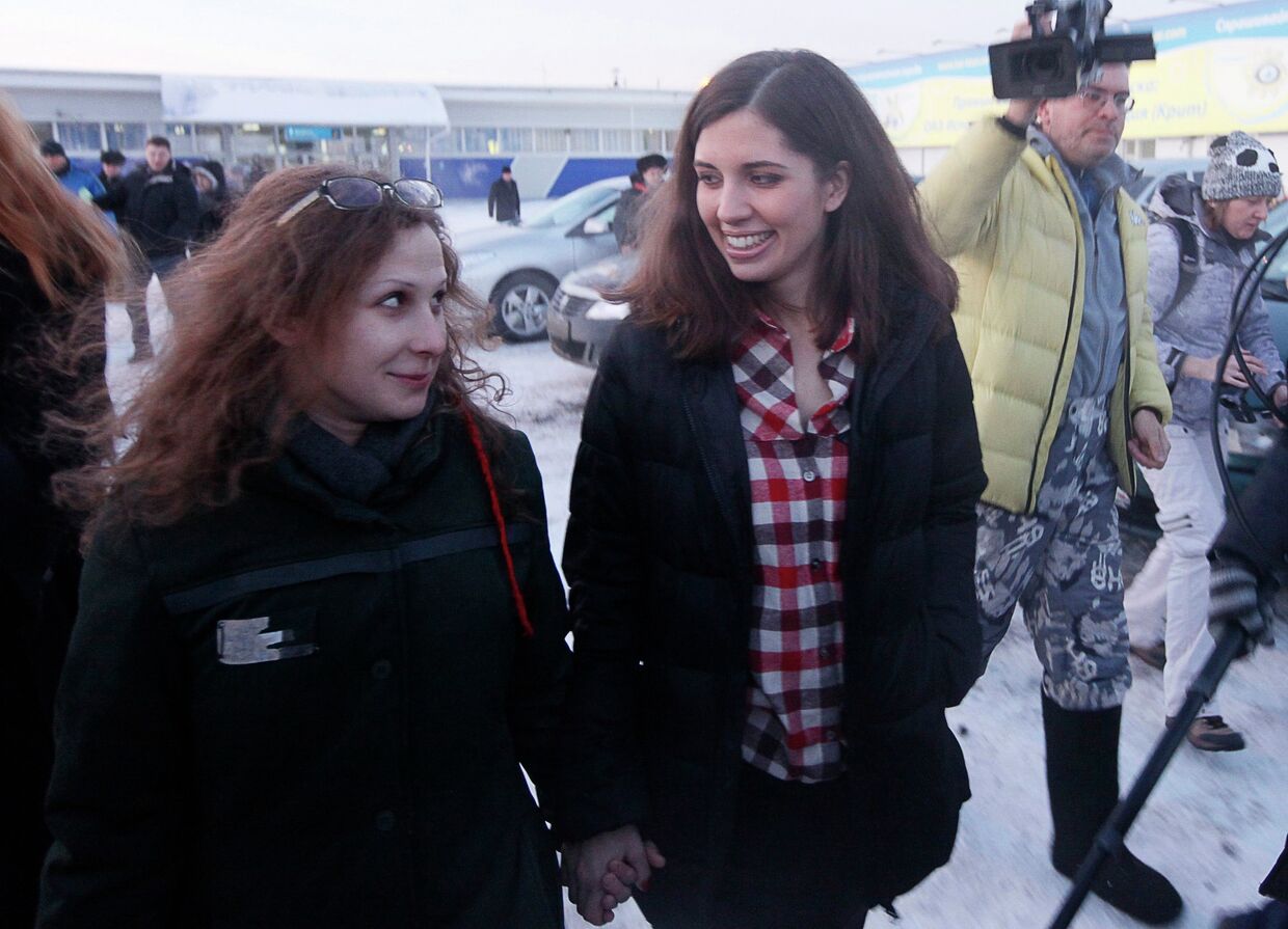 Освобожденные участницы группы Pussy Riot Мария Алехина и Надежда Толоконникова