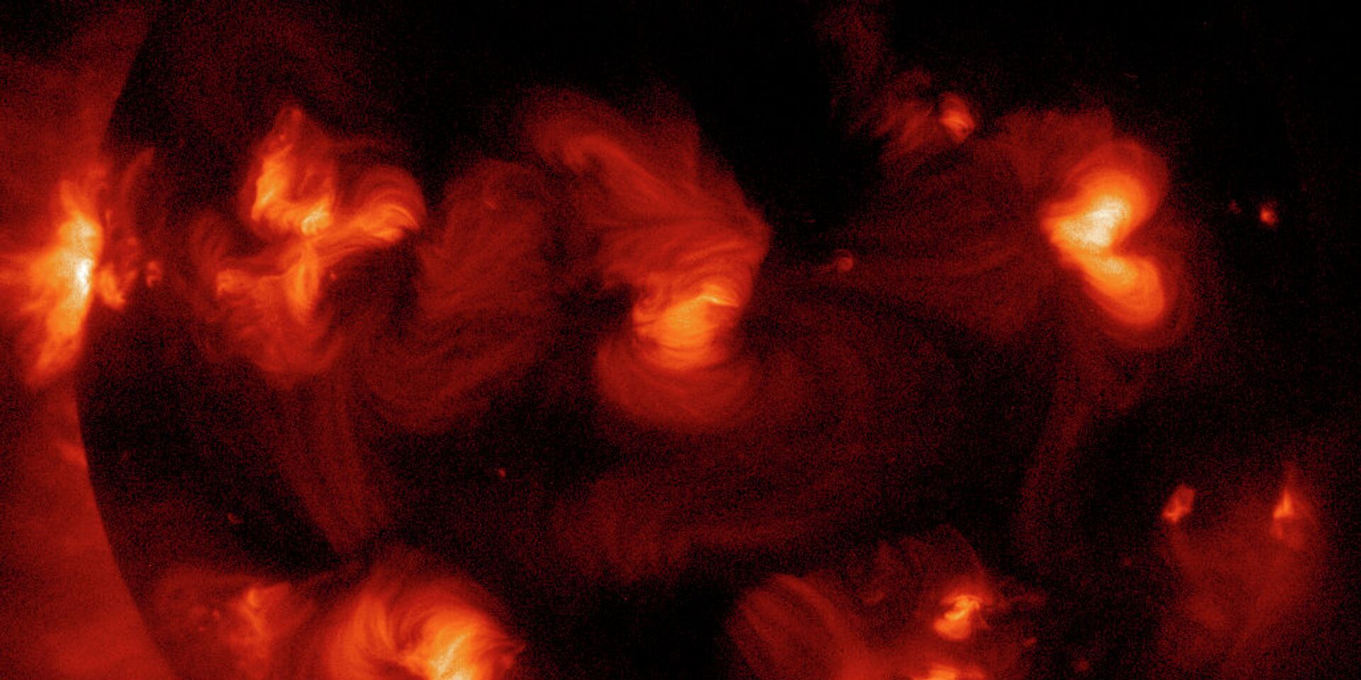 Снимок необычной солнечной вспышки, которая на фото запечатлелась в форме сердца - ИноСМИ, 1920, 17.12.2022