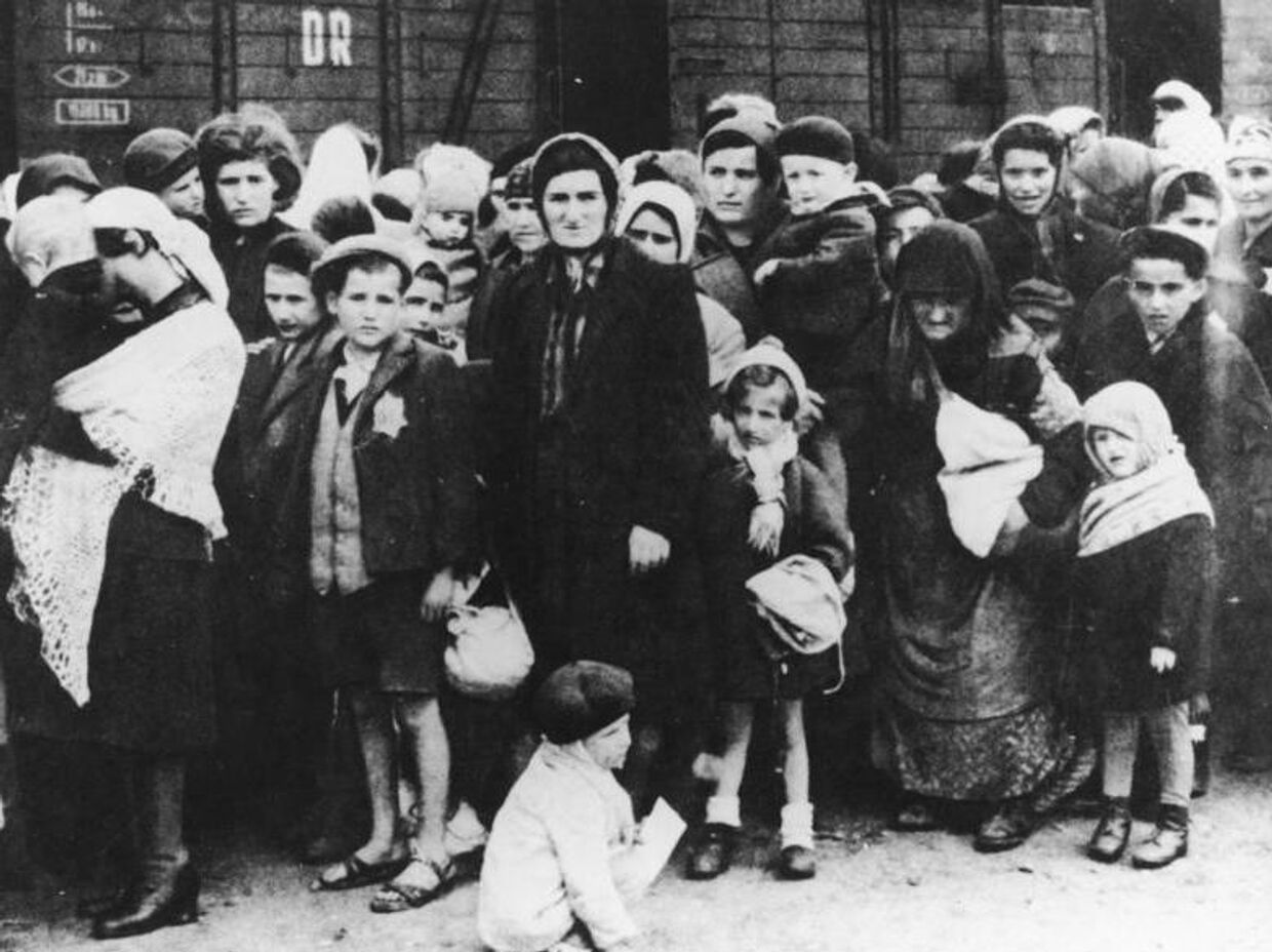 Евреи из Венгрии, убитые в газовой камере Освенцима