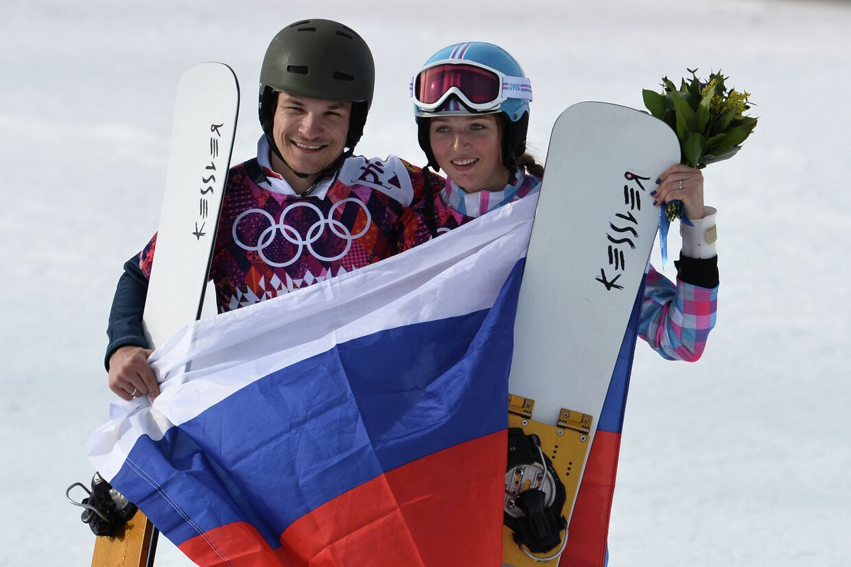Вик Уайлд, завоевавший золотую медаль, и Алена Заварзина, завоевавшая бронзовую медаль