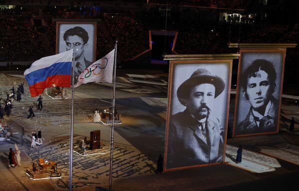 Портреты русских поэтов и писателей на церемонии закрытия Олимпийских игр в Сочи