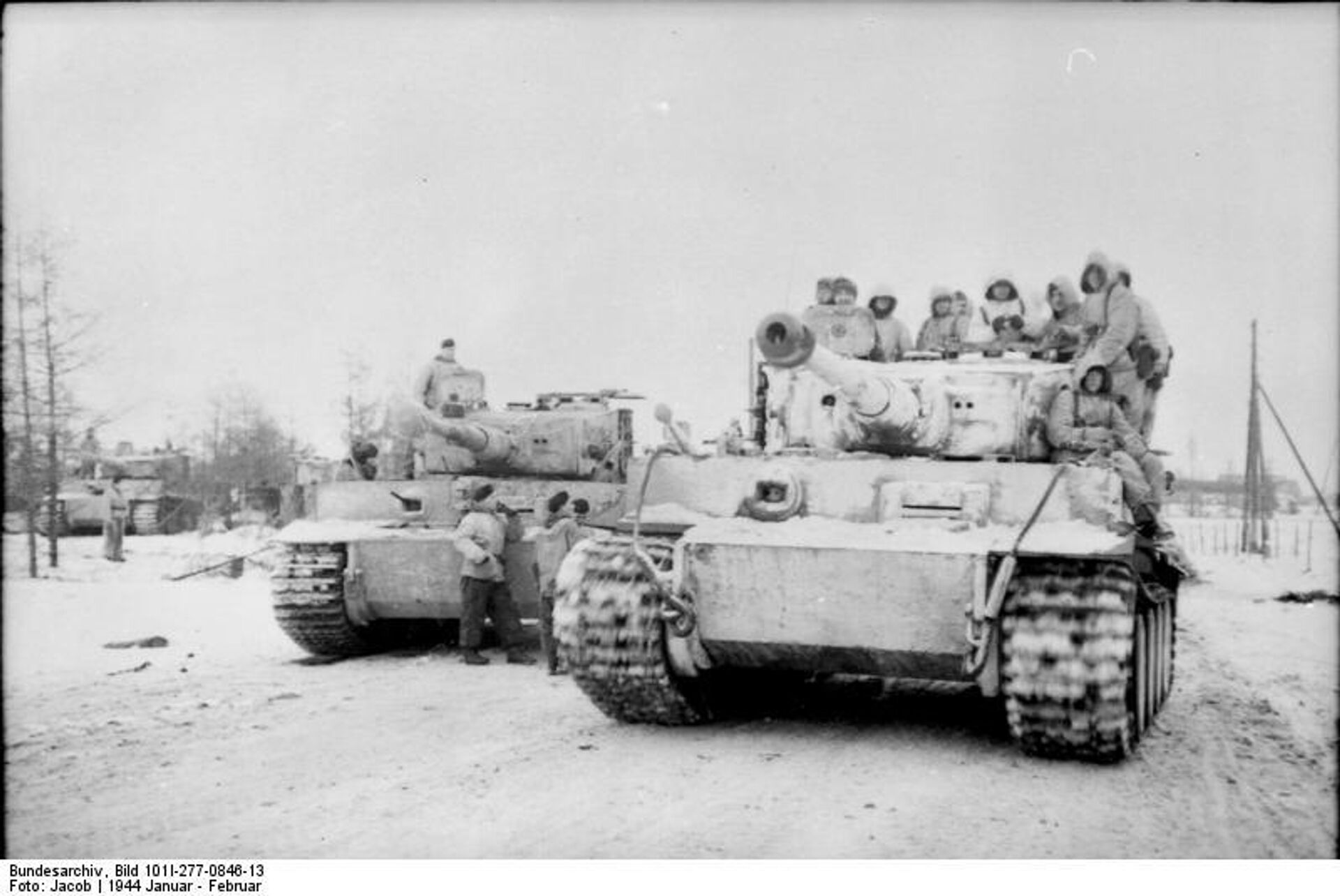 Немецкие солдаты на танке «Тигр» - ИноСМИ, 1920, 10.05.2021