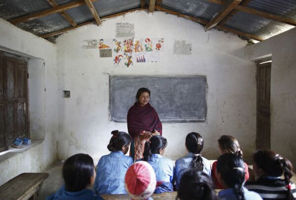 Школа в деревне Легудсен в западном Непале