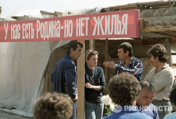Группа крымских татар, самовольно захвативших землю в колхозе Украина