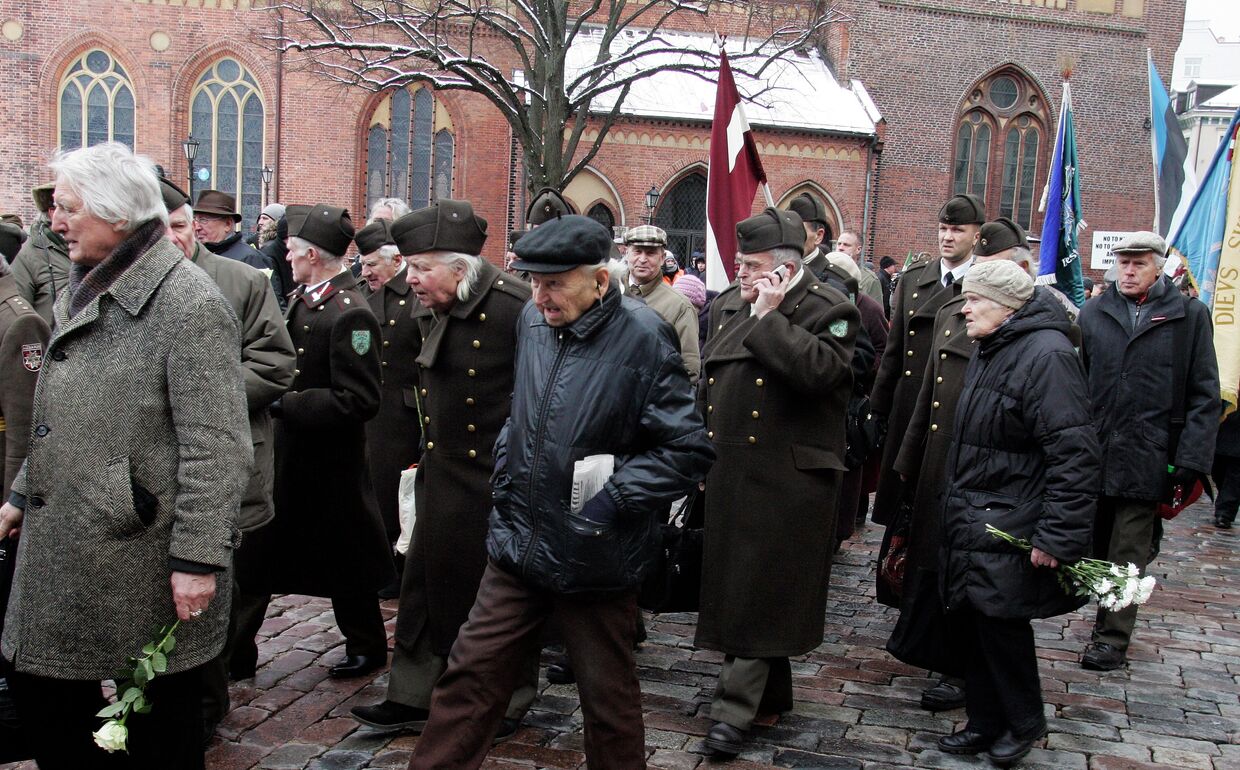 Шествие ветеранов латышского легиона Waffen-SS и их сторонников в Риге