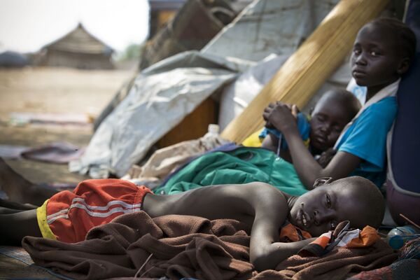 Дети в лагере для беженцев из Южного Судана
