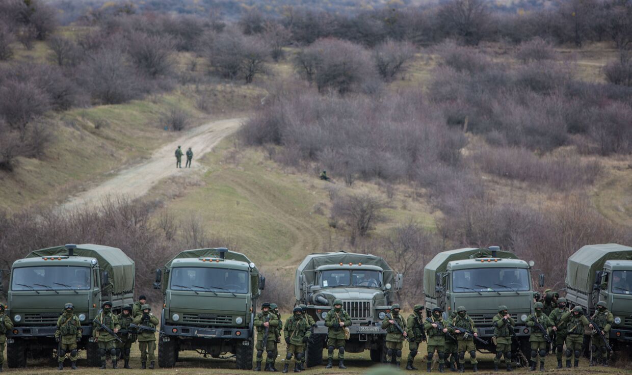 Ситуация у военной базы в селе Перевальное