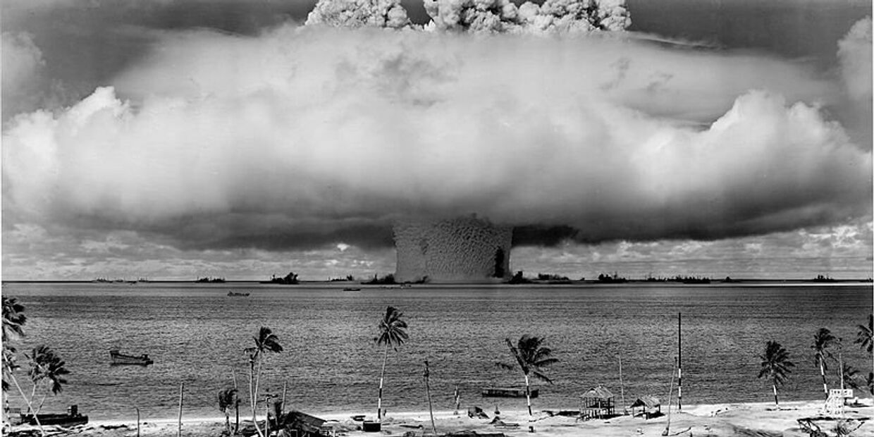 Ядерные испытания на атолле Бикини