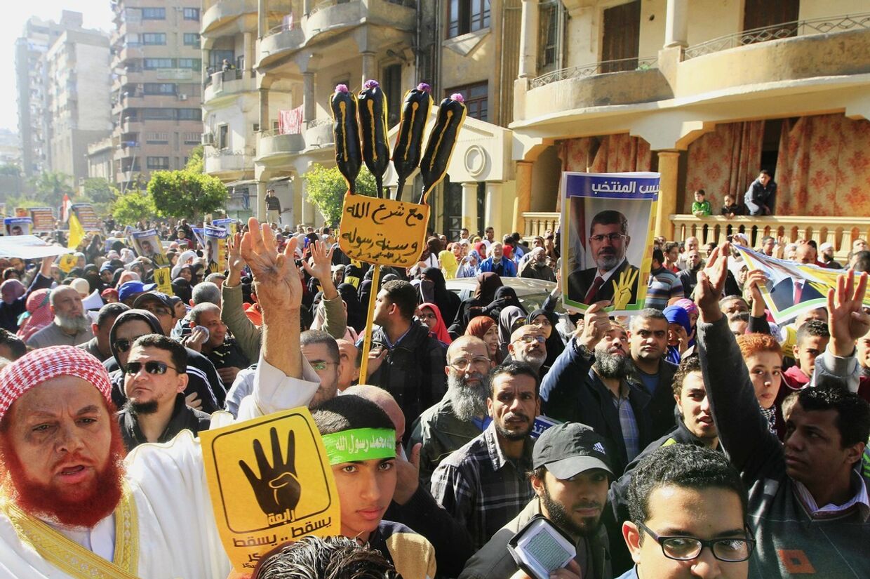 Сторонники Мохаммеда Мурси на митинге в Каире