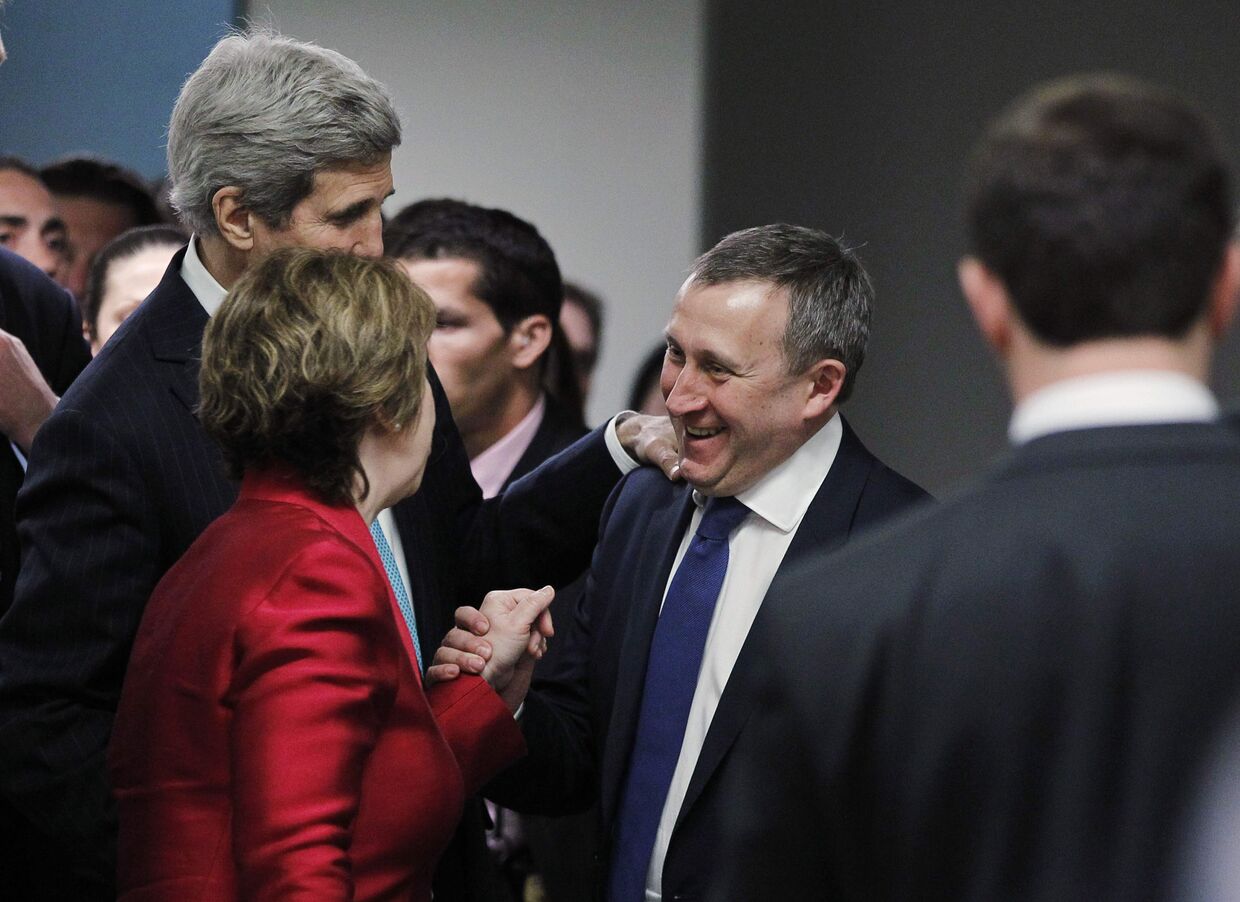 Андрей Дешица благодарит Джона Керри и Кэтрин Эштон за результаты четырехсторонней встречи по урегулированию кризиса на Украине в Женеве