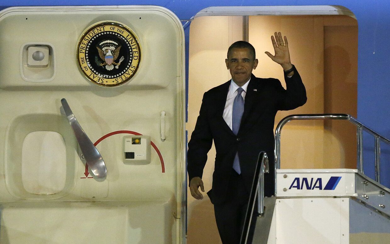 Барак Обама в аэропорту Токио