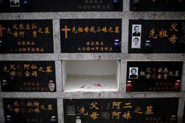 Кладбище на окраине Шанхая