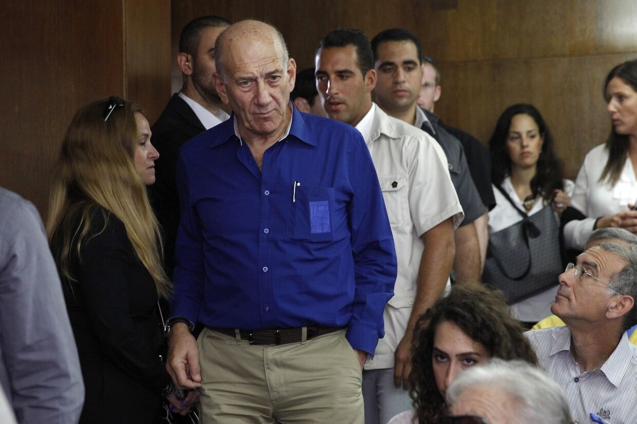 Быший премьер-министр Израиля Эхуд Ольмерт в зале суда