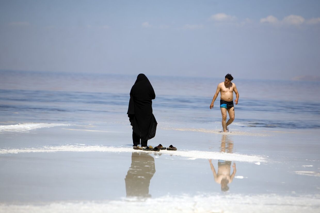Иранцы отдыхают на берегу Персидского залива