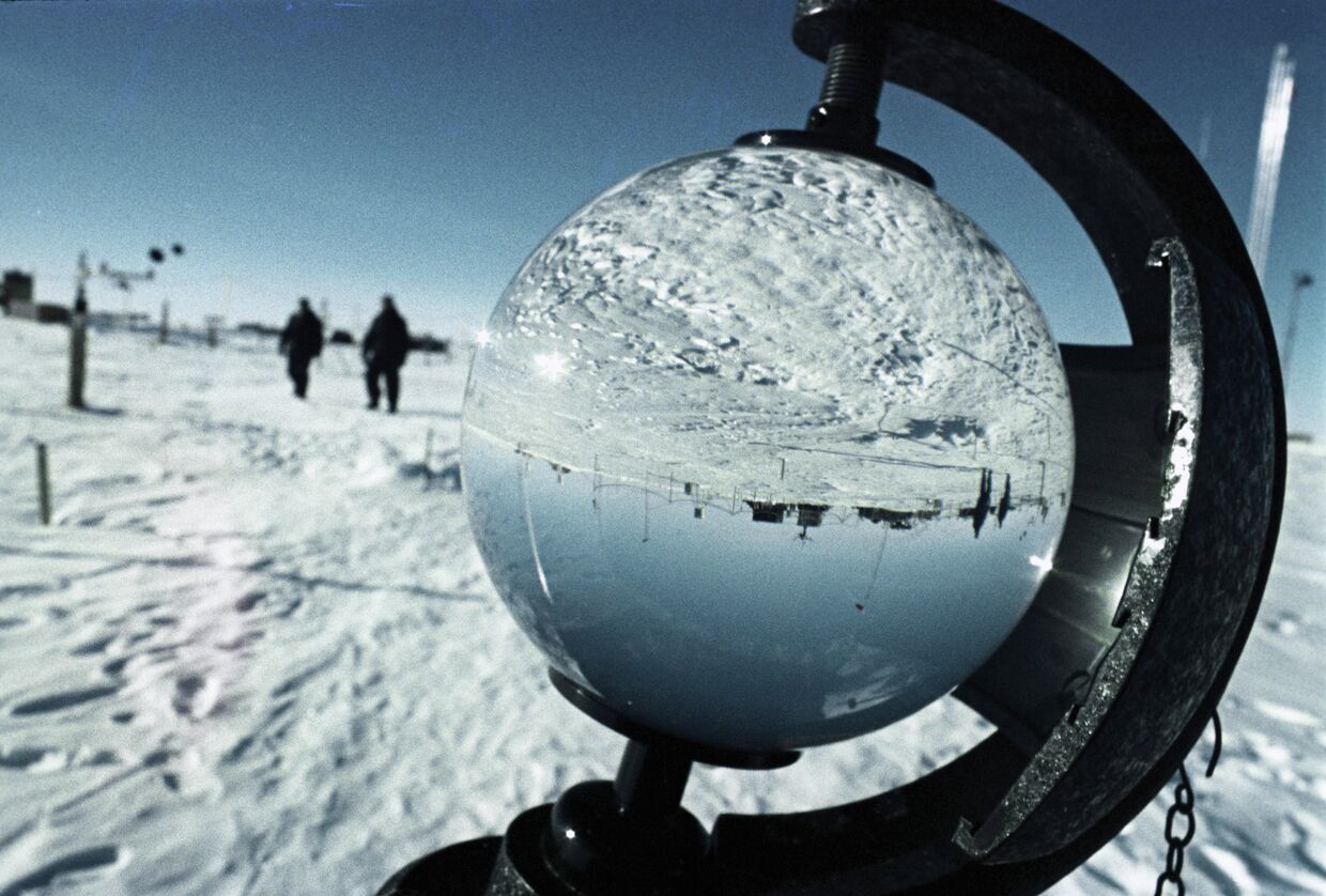 На советской антарктической научно-исследовательской станции Восток
