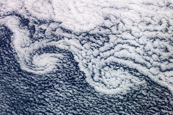 Узоры из облаков. Вид из космоса
