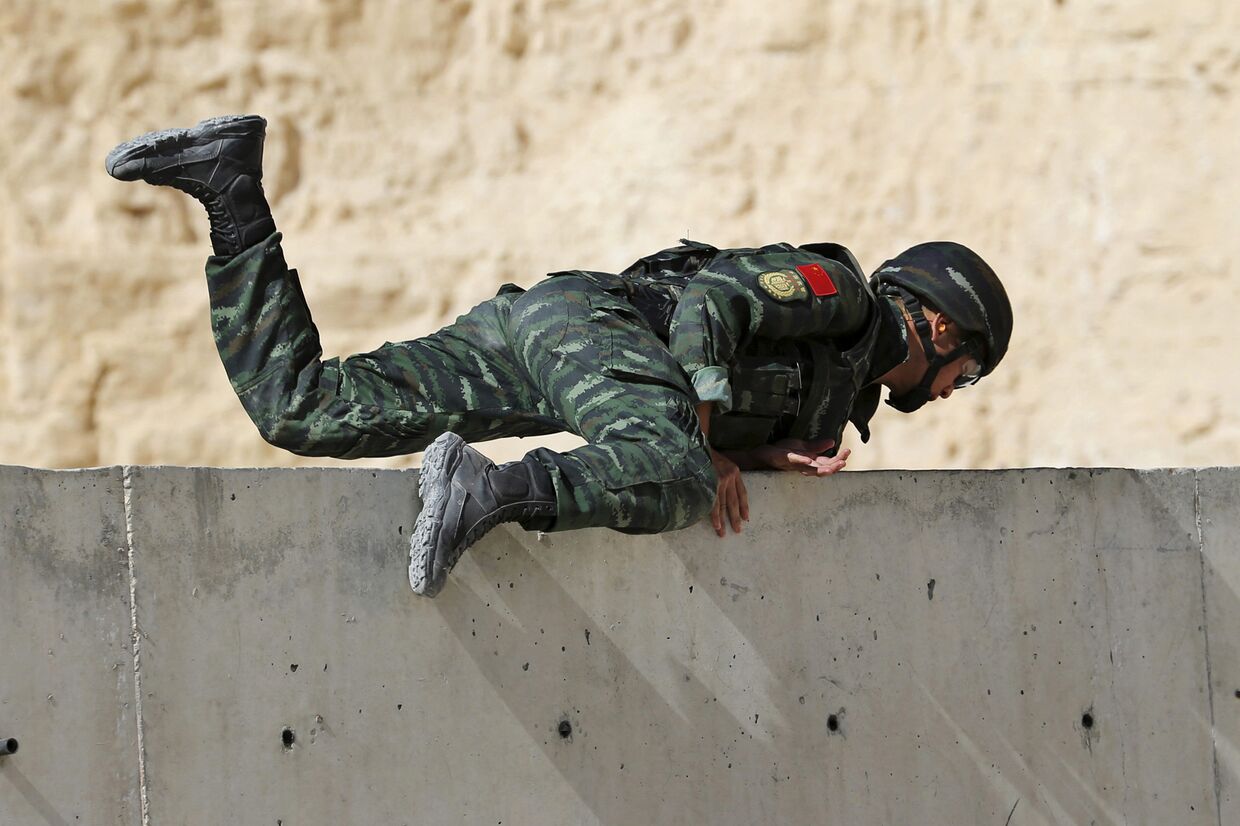 Китайский солдат на 6-х ежегодных соревнованиях военных подразделений под эгидой короля Иордании Абдаллы II