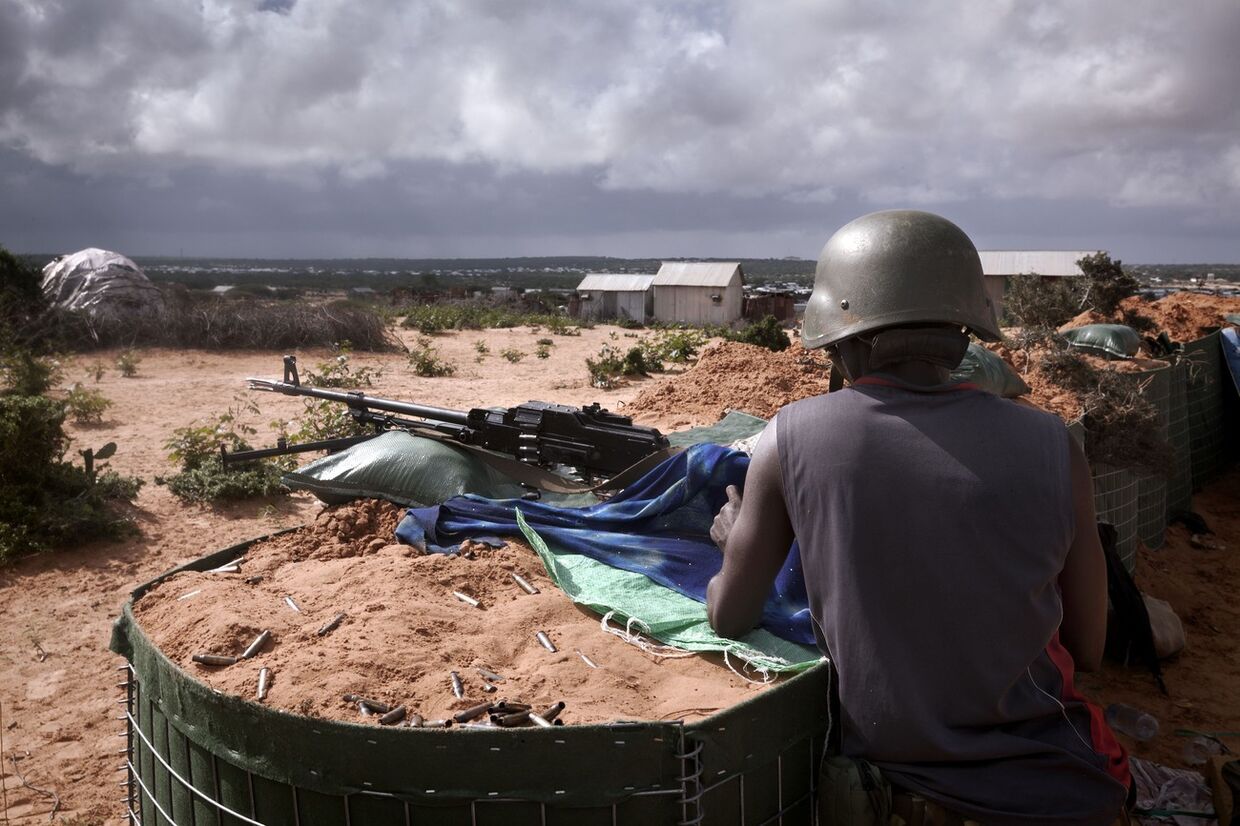 Солдат миссии АМИСОМ из Бурунди в Могадишо, Сомали 