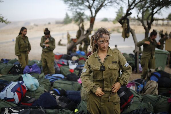 Девушки, служащие в батальоне Каракаль сухопутных войск Армии обороны Израиля