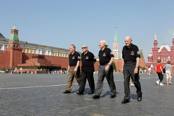 Участники программы Союз - Аполлон на Красной площади