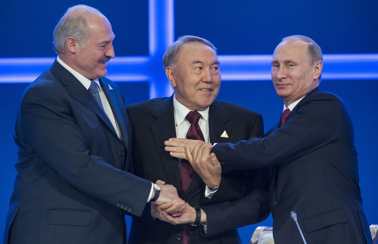 Владимир Путин, Нурсултан Назарбаев и Александр Лукашенко после заседания Высшего Евразийского экономического совета