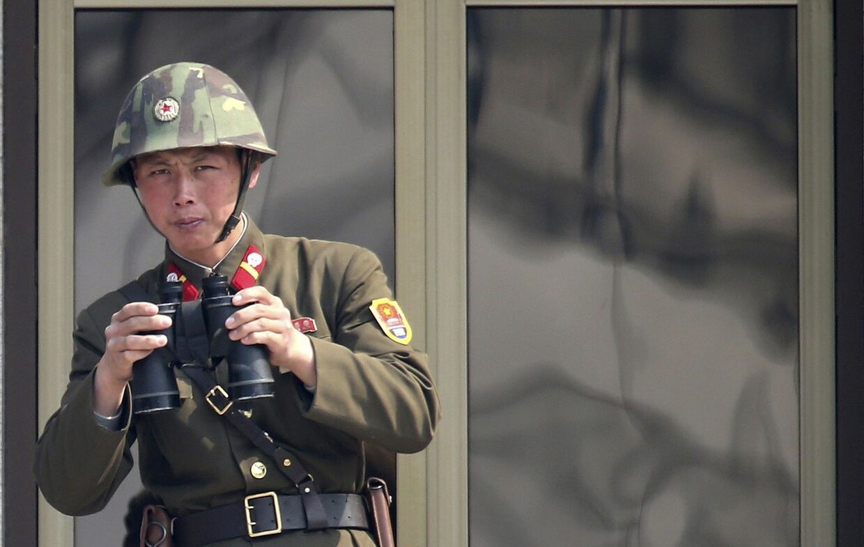 Солдат КНДР в демилитаризованной зоне 