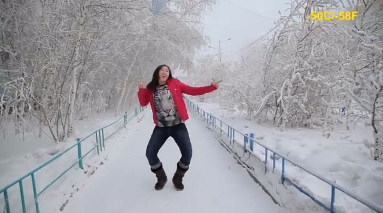 Кадр из видео на песню Фаррела Уильямса «Happy», снятого в Якутии