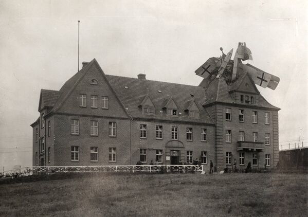 Гидросамолет «Фридрихсхафен», упавший на здание в Германии