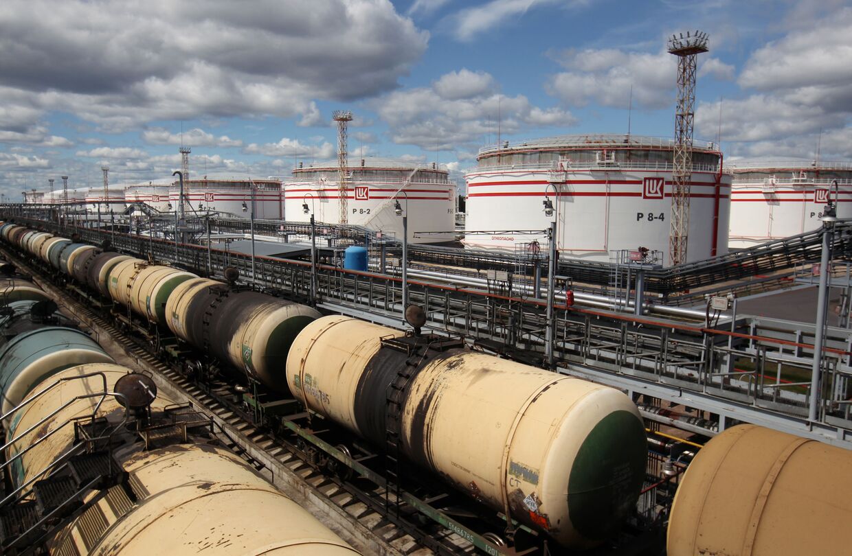 Распределительно-перевалочный комплекс нефтепродуктов «ЛУКОЙЛ-II» на острове Высоцкий Ленинградской области Распределительно-перевалочный комплекс нефтепродуктов «ЛУКОЙЛ-II» на острове Высоцкий Ленинградской области