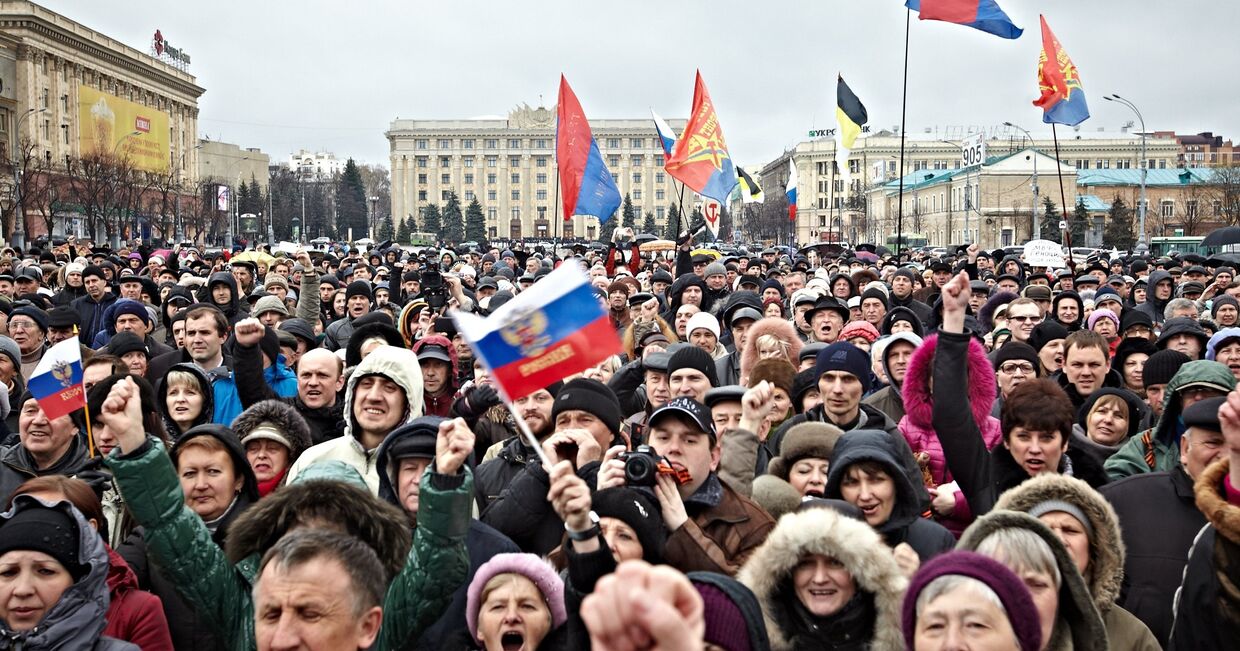 Митинг сторонников федерализации Украины в Харькове