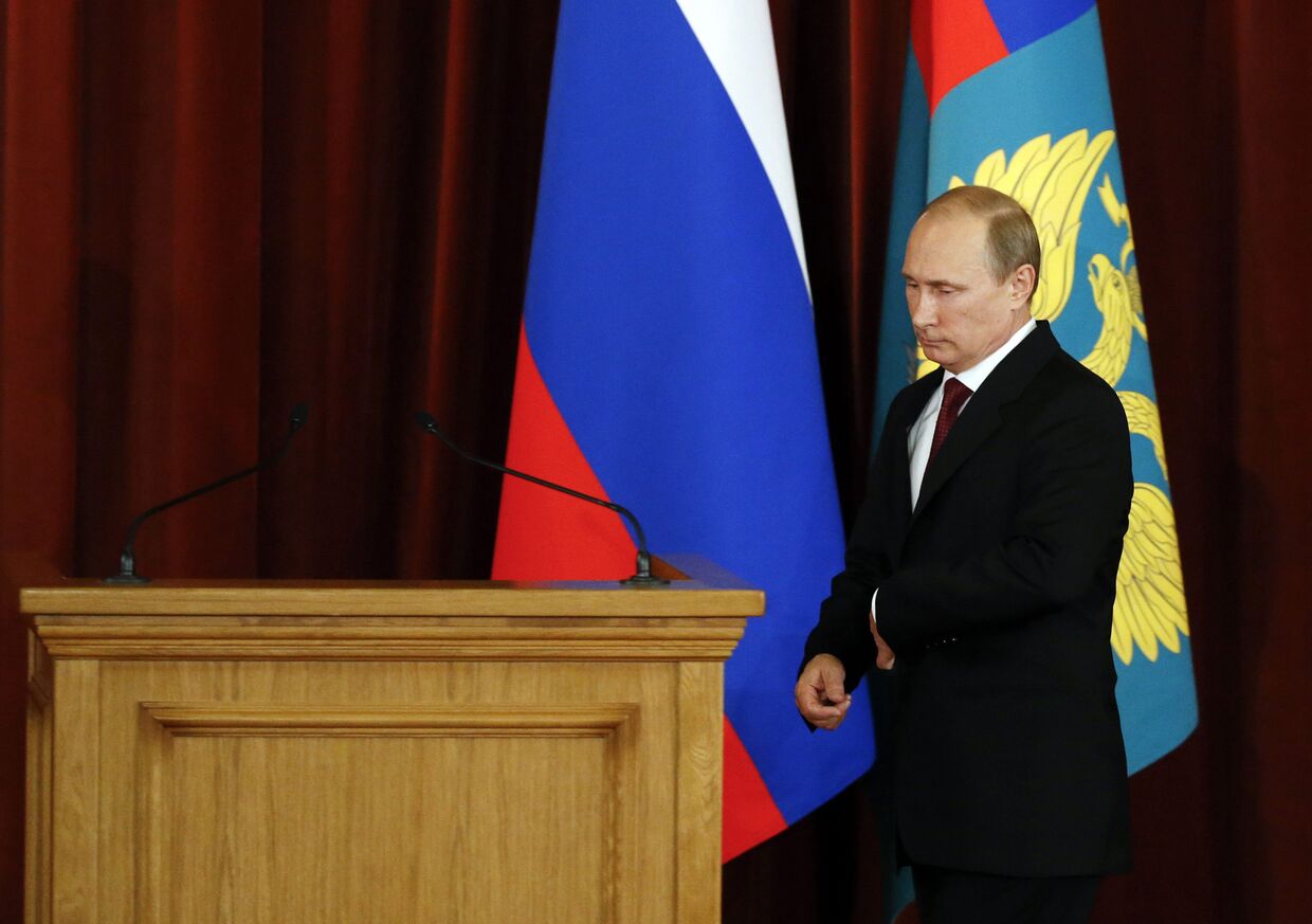 Владимир Путин на совещании с послами и постоянными представителями России